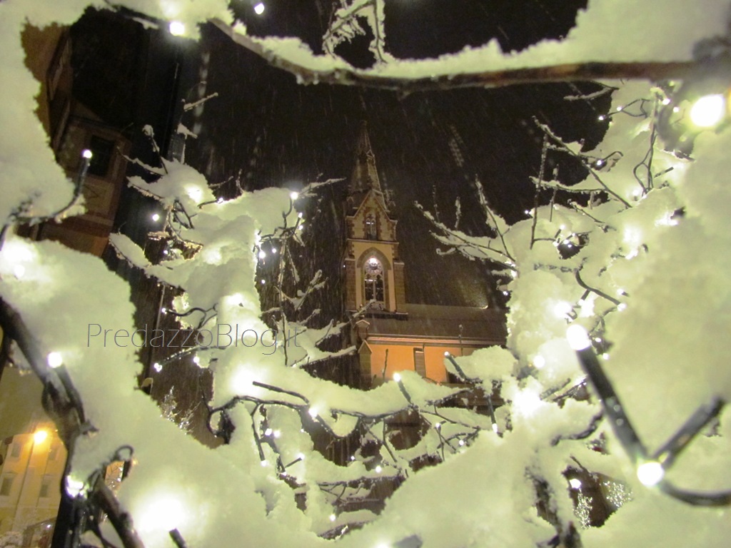 predazzo chiesa neve by predazzoblog Predazzo, avvisi della Parrocchia dal 8 al 15 gennaio