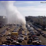 Russia gayser esplode nel centro città di Smolensk 150x150 Pioggia di meteoriti in Russia, lievi danni e feriti   Video 