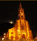 chiesa predazzo notturna