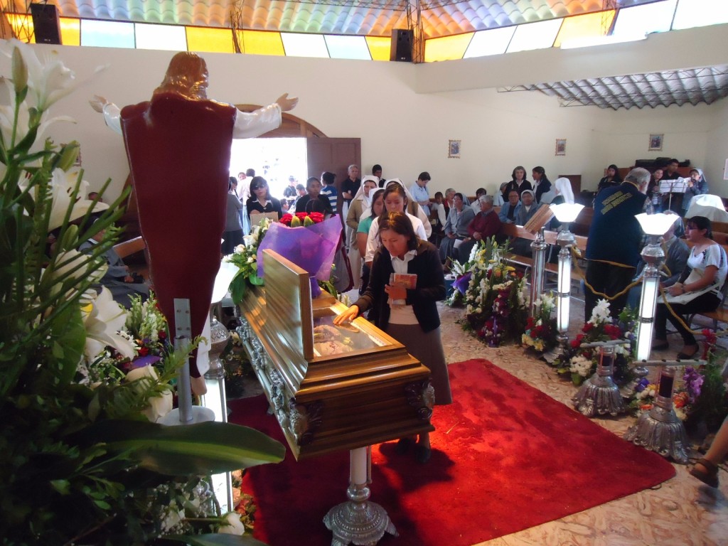 funerale suor celestina brigadoi 2.12.2016 bolivia 1 1024x768 Suor Celestina Brigadoi muore in Bolivia per incidente 