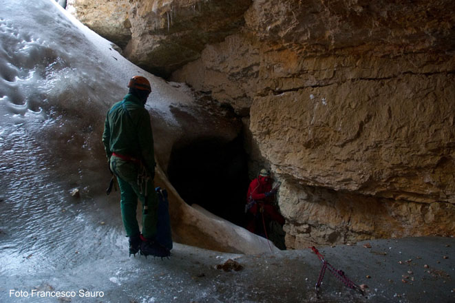 speleologi veneti 1 Scoperto il più grande ghiacciaio nel ventre delle Dolomiti