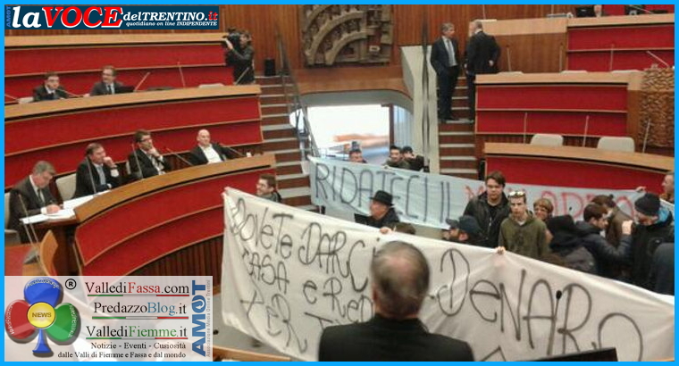 occupazione consiglio provincia trento Vitalizi doro, protesta e occupazione al Consiglio Provinciale di Trento