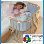 neonato con mamma 150x150 Parto per Fiemme un progetto geniale per salvare il Punto Nascite di Cavalese