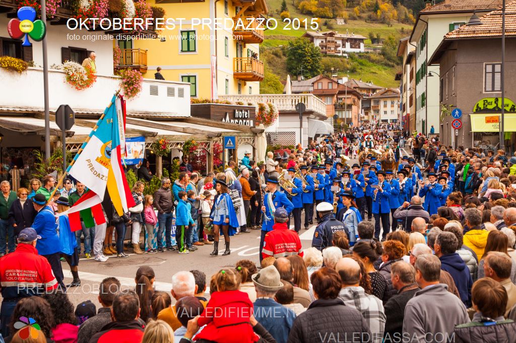 oktoberfest 2015 predazzo sveglia e sfilata51 Oktoberfest 2015 a Predazzo, edizione da record. Le Foto