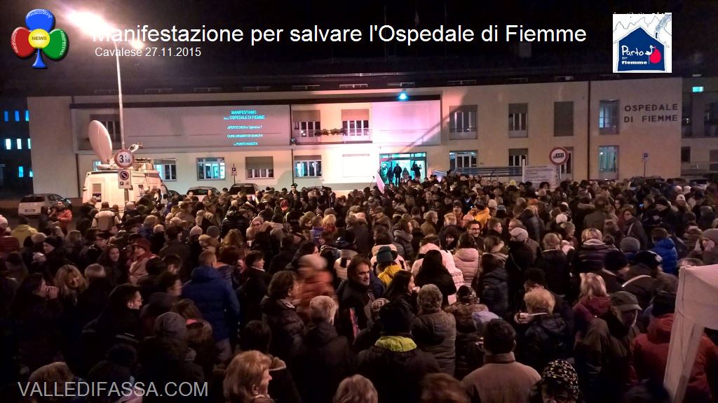 manifestazione ospedale fiemme 27.11.05 cavalese53 Flamings al Palafiemme, il perchè di un concerto