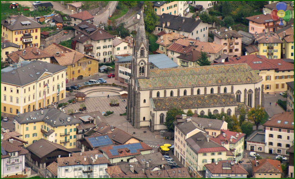 piazza municipio e chiesa predazzo blog 1024x624 Avvisi Parrocchia dal 22 al 29 maggio