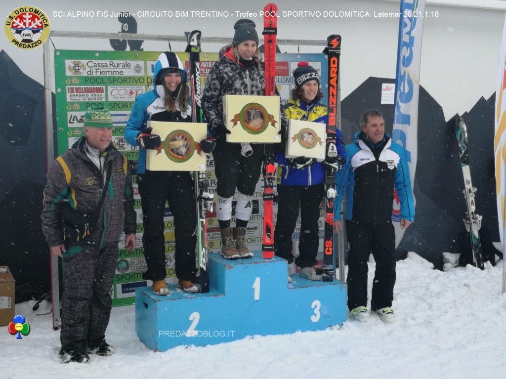 podio assoluto femmnile 21 01 2018 1024x767 Splendido SCI ALPINO FIS Junior al Latemar con US. Dolomitica