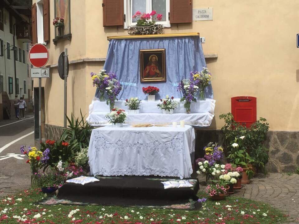 altare ischia corpus domini 2018 by Luisa Monsorno Avvisi Parrocchie 3/10 giugno   Foto Corpus Domini